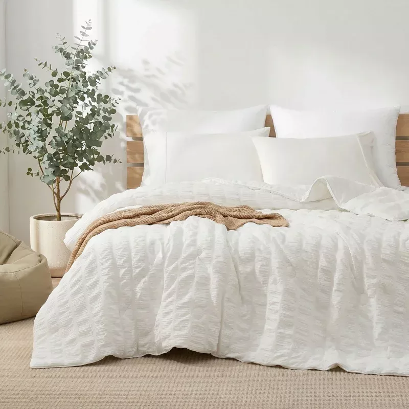 Vertical Striped Seersucker Cooling Comforter Off White